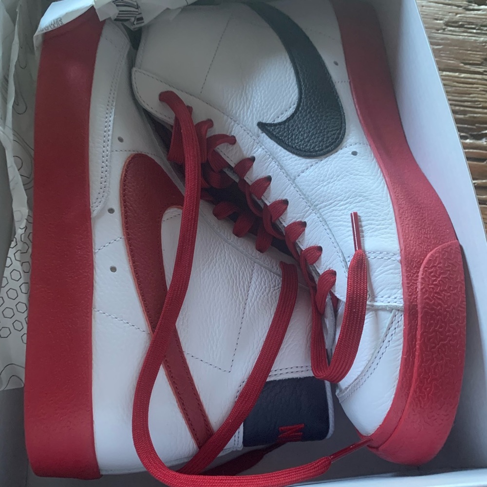 Mens Nike Blazers Custom Designed Size 8.5----Brand New!!